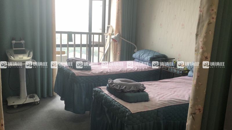 镜湖汇金广场装修精致美容工作室转让,生意稳