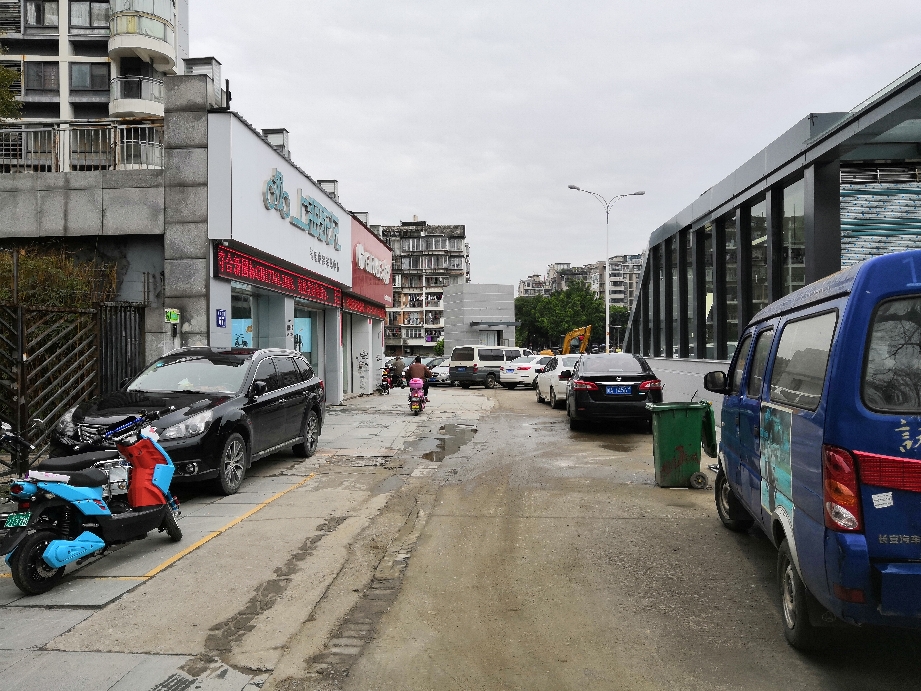 仓山区洪湾中路地铁口旁旺铺转让